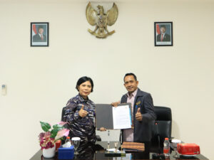 STIKES Hang Tuah Surabaya dan Lembaga Kesehatan Kelautan TNI AL (Lakesla) Drs. Med. R. Rijadi S., Phys Surabaya Tandatangani Piagam Kesepahaman Tri Dharma Perguruan Tinggi